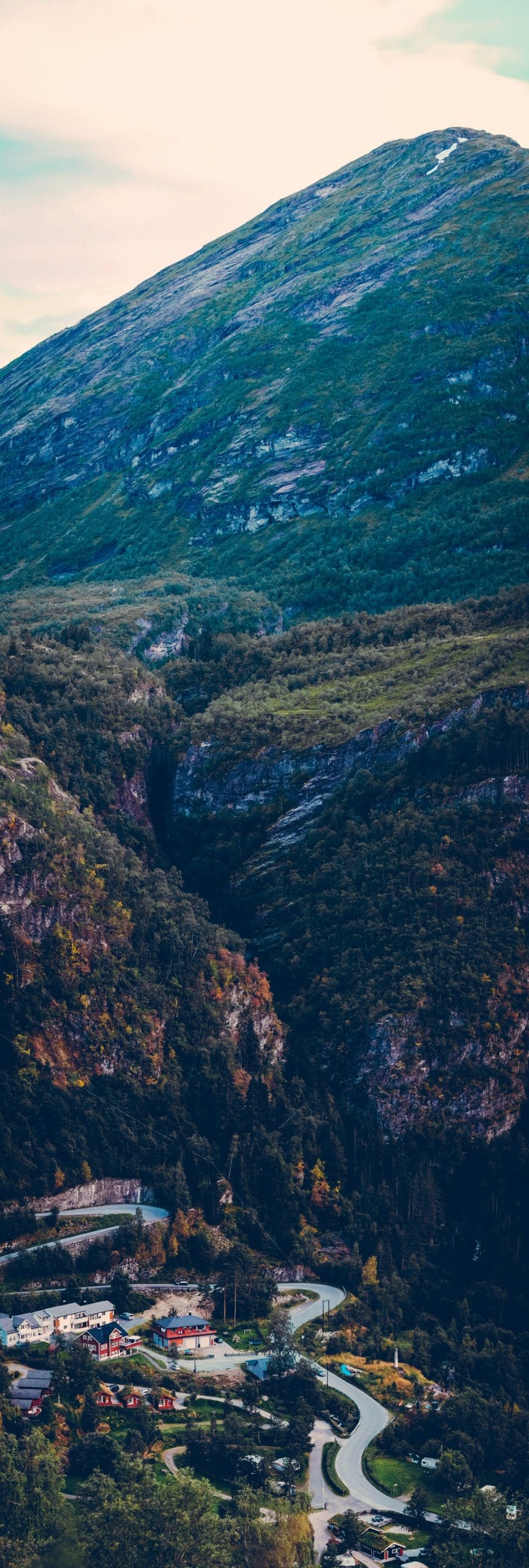 andreas ronningen ioAK4HESn6k unsplash scaled
